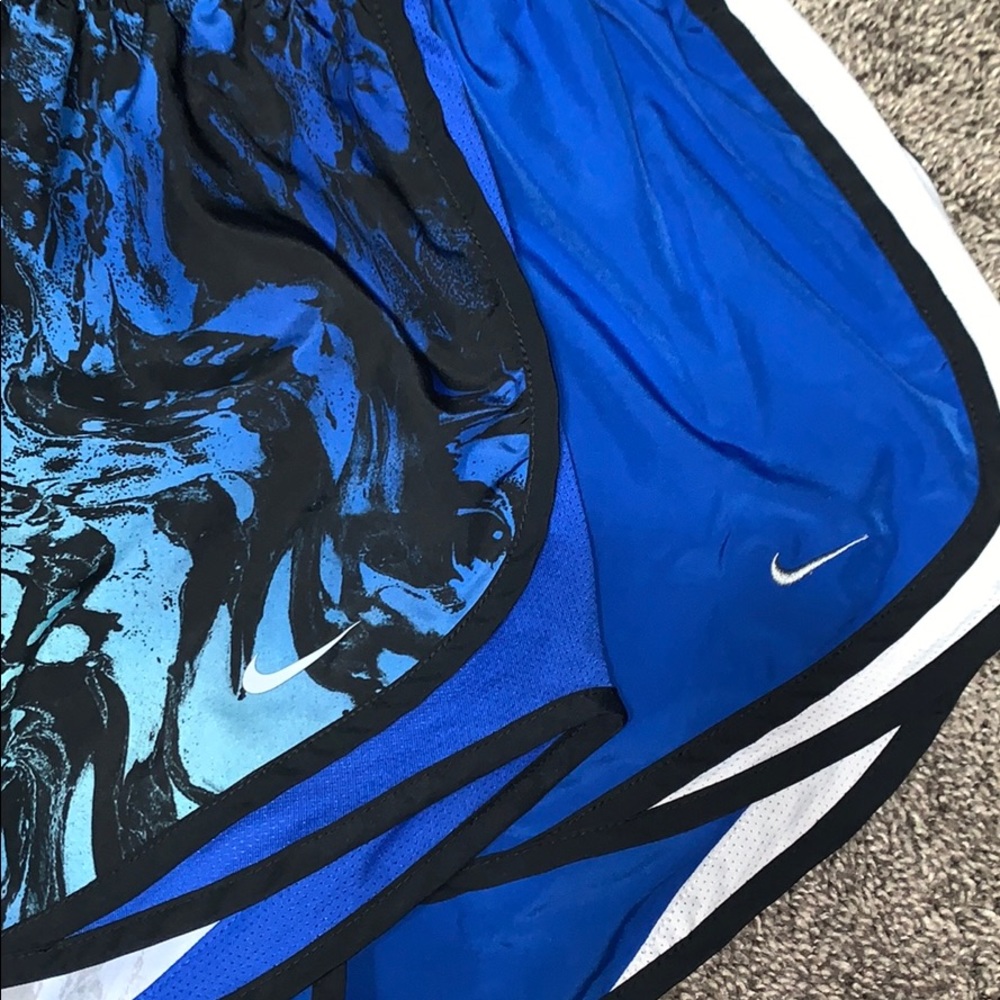 BASICALLY NEW Nike shorts